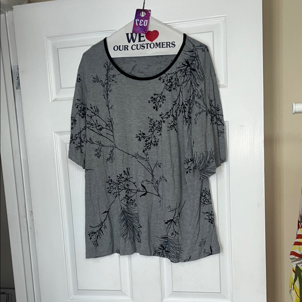 37 Gray Floral Women's Top